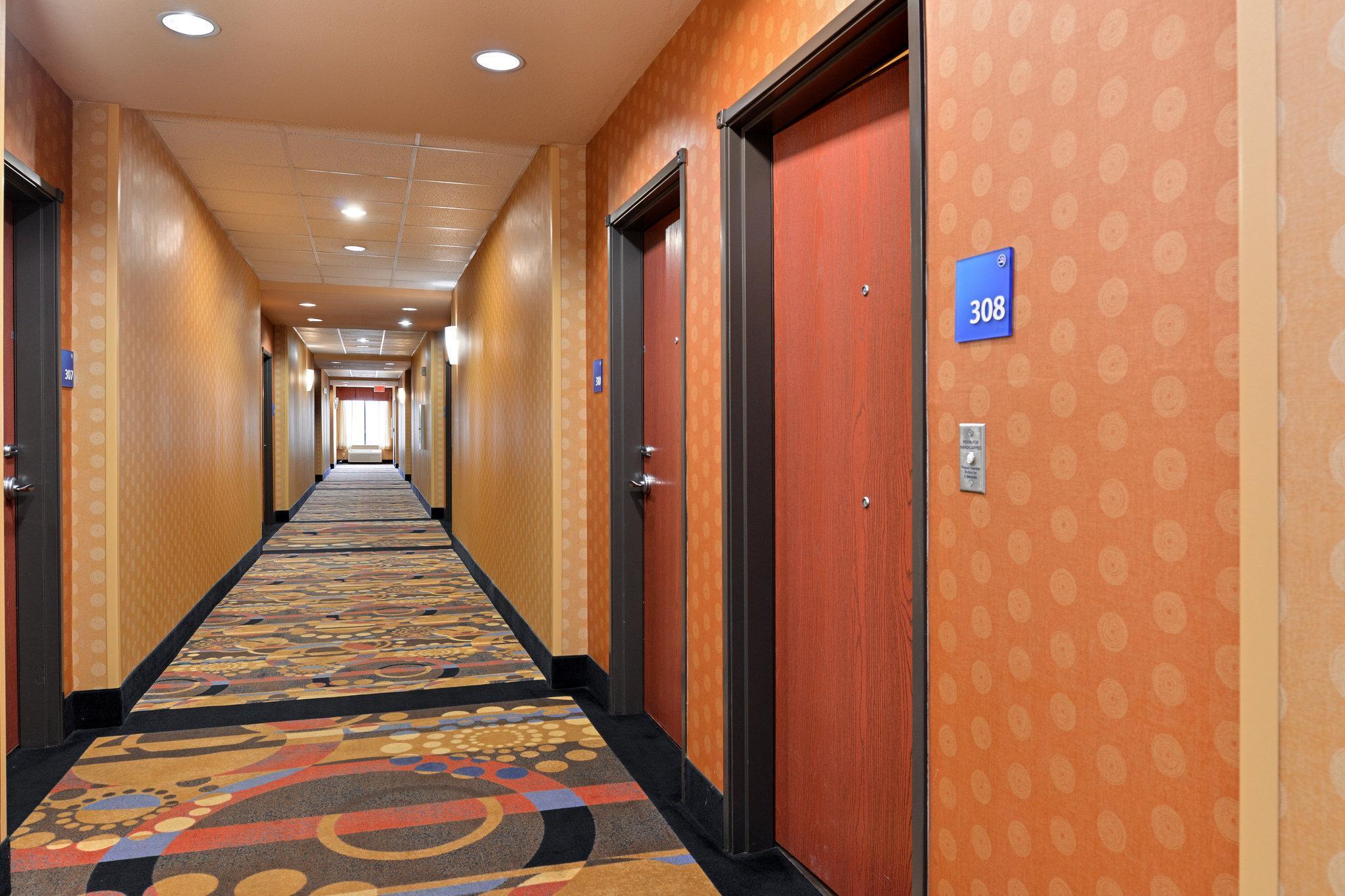 Holiday Inn Express & Suites Van Buren-Fort Smith Area, An Ihg Hotel מראה חיצוני תמונה